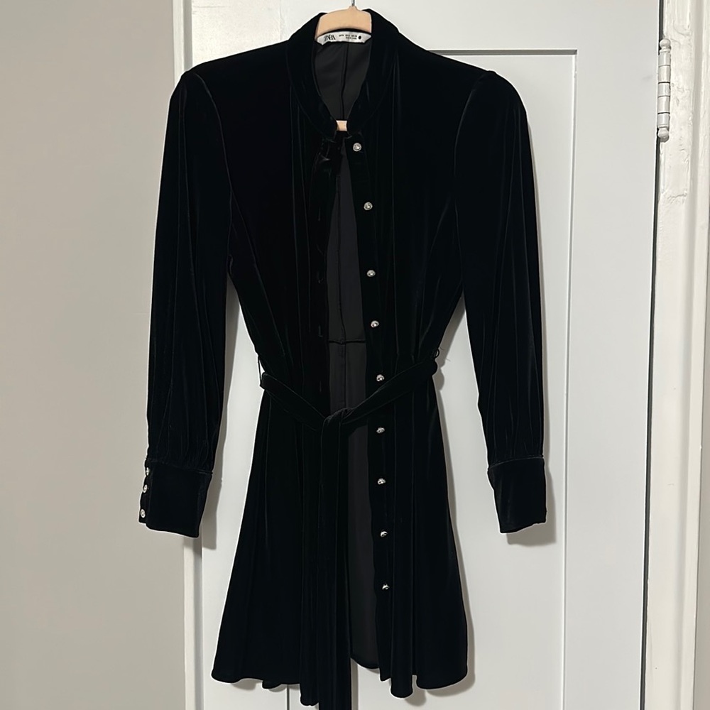 LIKE NEW ZARA Dress